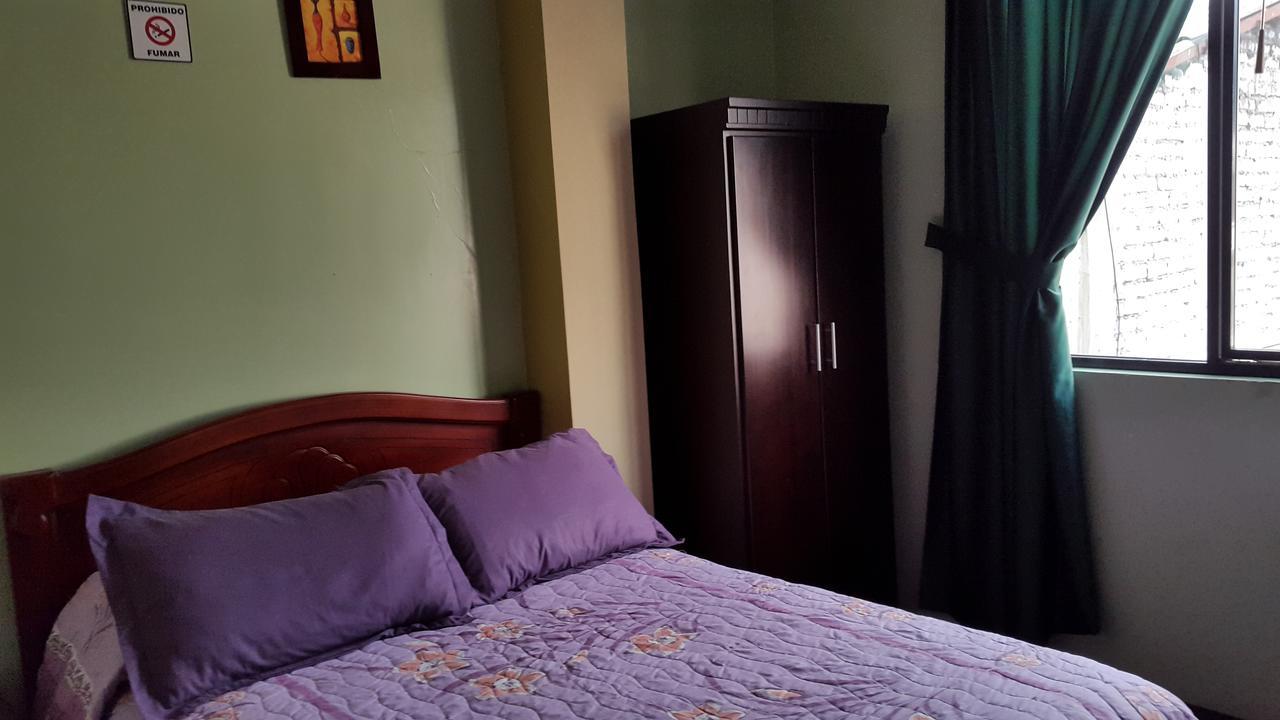 Hostal Los Lirios Loja Esterno foto